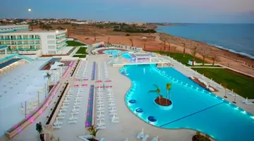 King Evelthon Beach Hotel & Resort