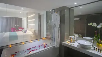 King Evelthon Beach Hotel & Resort
