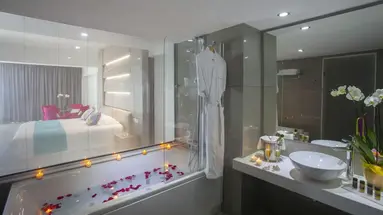 King Evelthon Beach Hotel & Resort