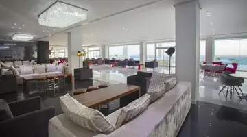 King Evelthon Beach Hotel & Resort