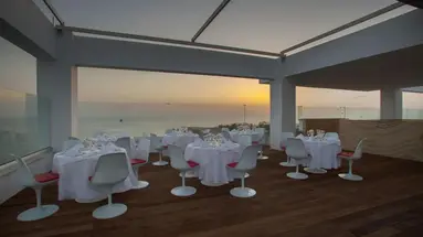King Evelthon Beach Hotel & Resort