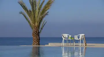 King Evelthon Beach Hotel & Resort