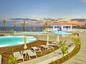 King Evelthon Beach Hotel & Resort