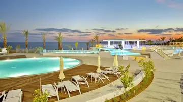 King Evelthon Beach Hotel & Resort