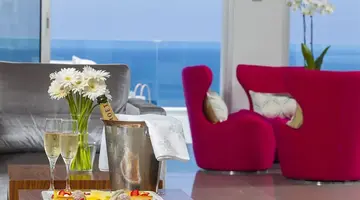 King Evelthon Beach Hotel & Resort