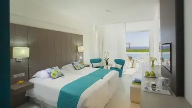King Evelthon Beach Hotel & Resort