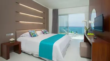 King Evelthon Beach Hotel