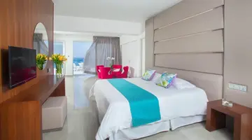 King Evelthon Beach Hotel