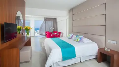 King Evelthon Beach Hotel
