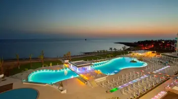 King Evelthon Beach Hotel