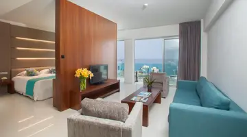 King Evelthon Beach Hotel