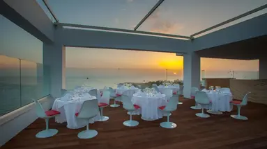 King Evelthon Beach Hotel