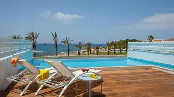 King Evelthon Beach Hotel