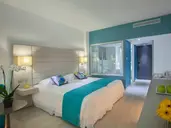 King Evelthon Beach Hotel