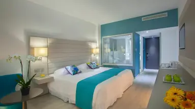 King Evelthon Beach Hotel