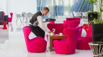 King Evelthon Hotel
