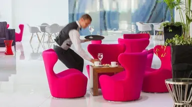 King Evelthon Hotel
