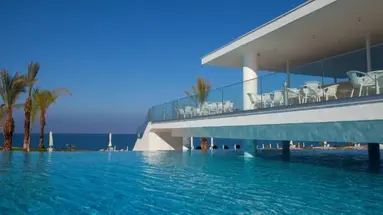 King Evelthon Hotel