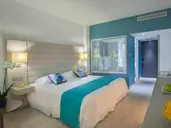 King Evelthon Hotel
