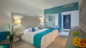 King Evelthon Hotel