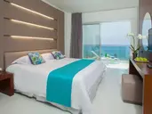 King Evelthon Hotel