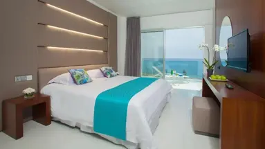 King Evelthon Hotel