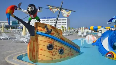 King Evelthon Hotel