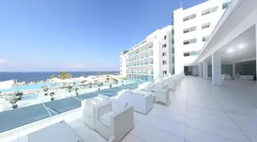 King Evelthon Hotel