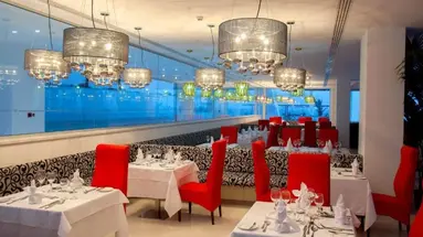 King Evelthon Hotel