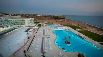 King Evelthon Hotel
