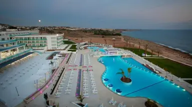 King Evelthon Hotel
