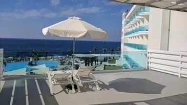 King Evelthon Hotel
