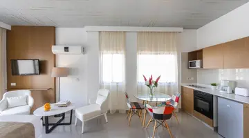 King Jason Paphos by Louis Hotels   (Adults Only)
