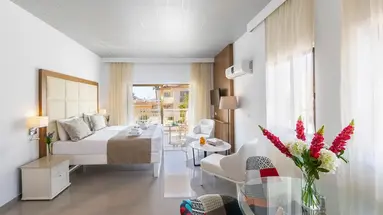 King Jason Paphos by Louis Hotels   (Adults Only)