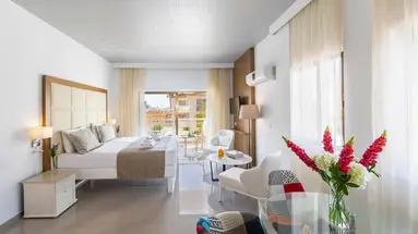 King Jason Paphos by Louis Hotels   (Adults Only)