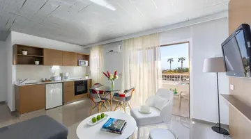 King Jason Paphos by Louis Hotels (Adults Only)
