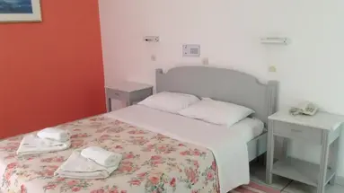 King Thiras Hotel