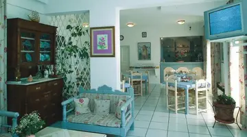 King Thiras Hotel