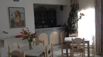 King Thiras Hotel