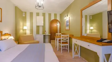 KLAYMAN Olivina Aparthotel