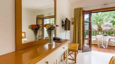 KLAYMAN Olivina Aparthotel