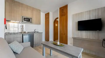 KLAYMAN Olivina Aparthotel