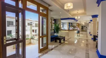 Klayman Olivina Aparthotel