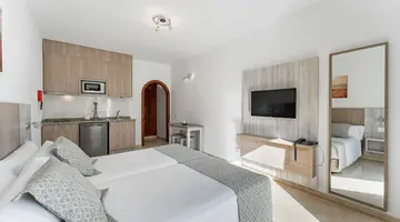 KLAYMAN Olivina Aparthotel