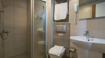 Kleopatra Celine Hotel