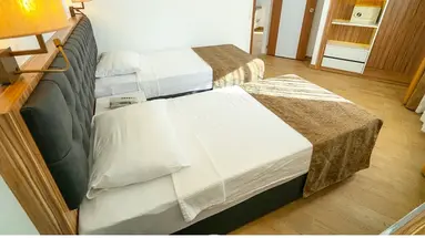 KLEOPATRA CELINE