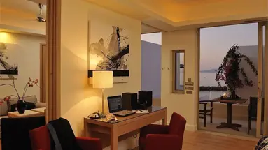 Knossos Beach Bungalows & Suites