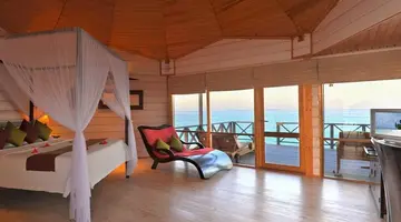 Komandoo Island Resort & Spa