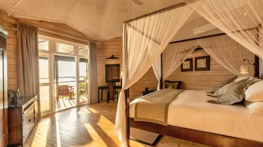 KOMANDOO ISLAND RESORT & SPA