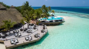 KOMANDOO ISLAND RESORT & SPA